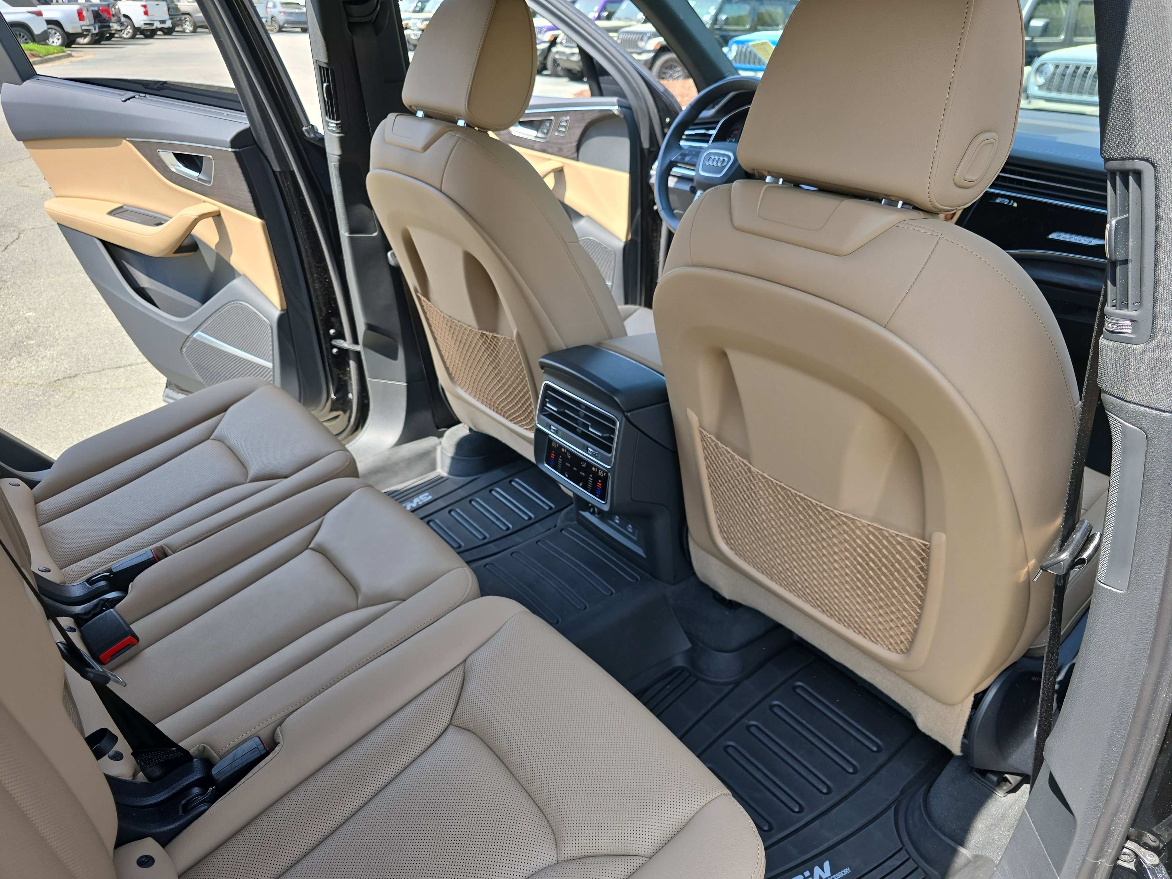 Used 2023 Audi Q7 3.0T Premium Plus w/ Premium Plus Package image 11