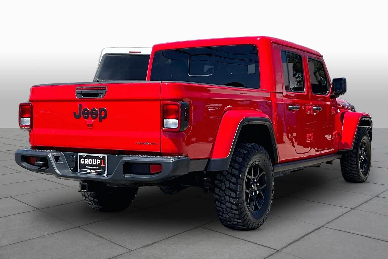 Used 2024 Jeep Gladiator Sport AWD/4WD image 13