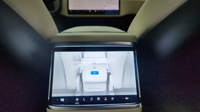 Used 2023 Tesla Model X image 36