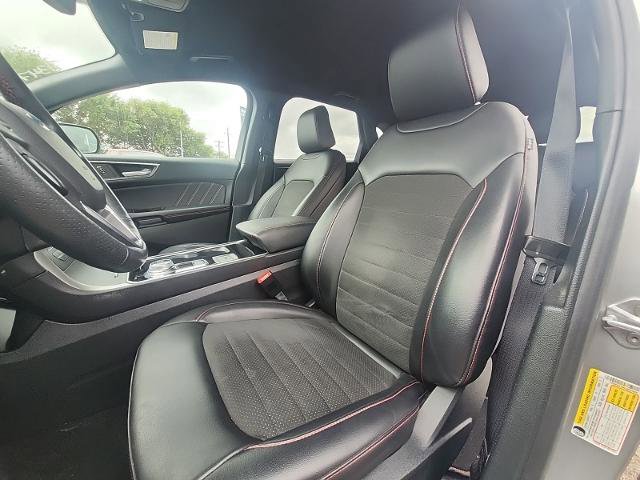 Certified 2020 Ford Edge ST-Line image 7