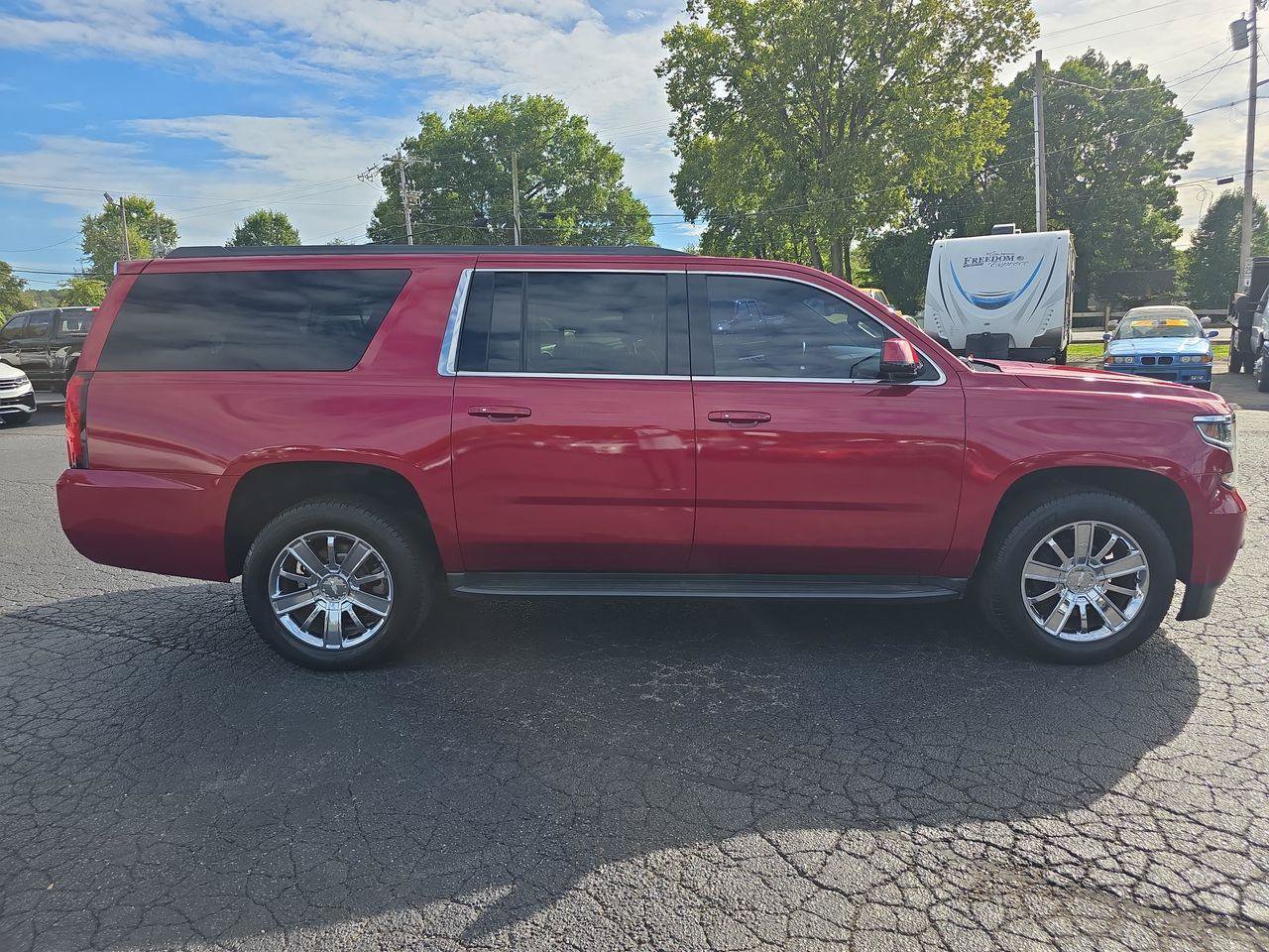 Used 2015 Chevrolet Suburban LT w/ Luxury Package AWD/4WD image 21