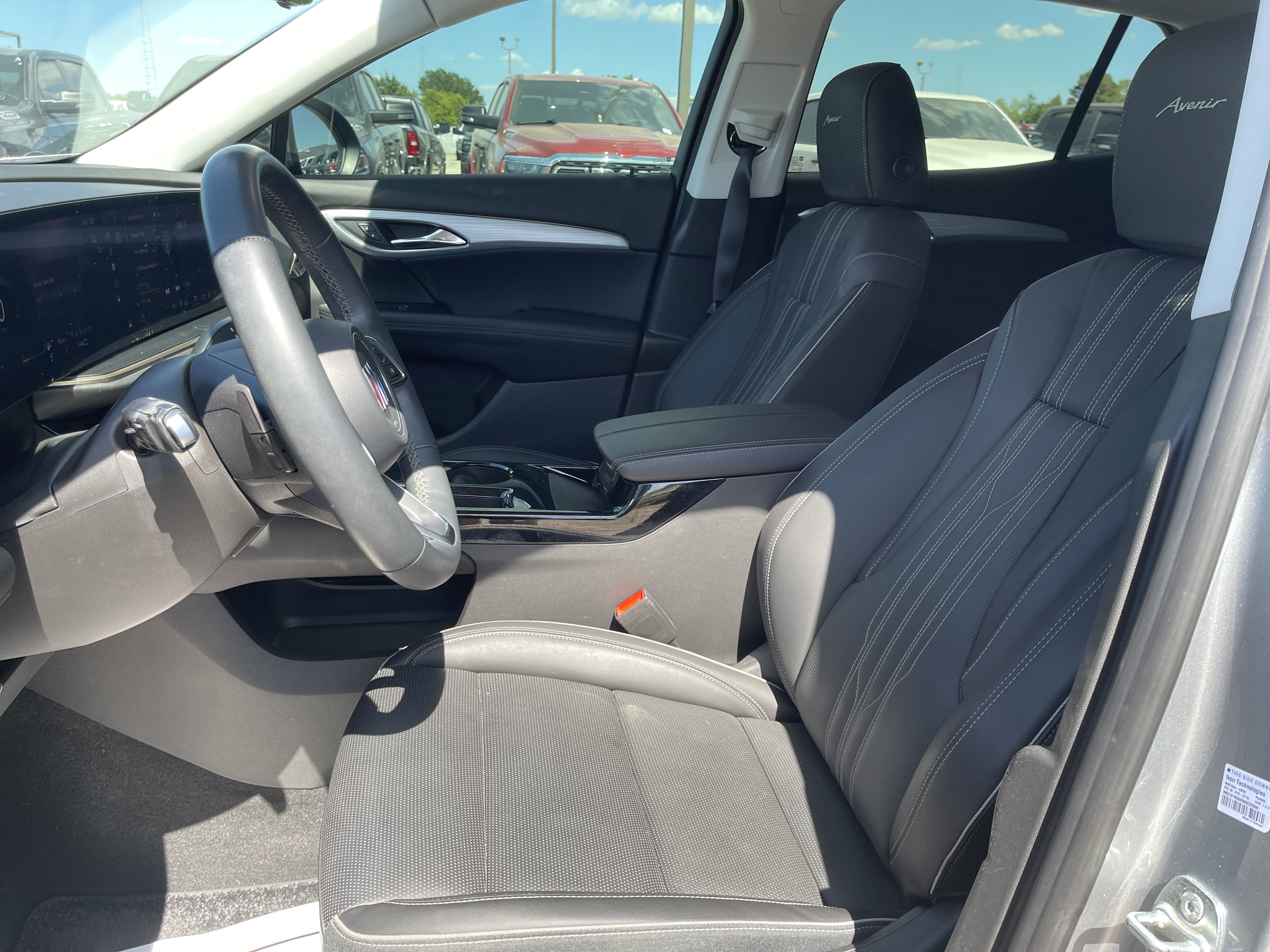 Used 2024 Buick Envision Avenir AWD/4WD image 35