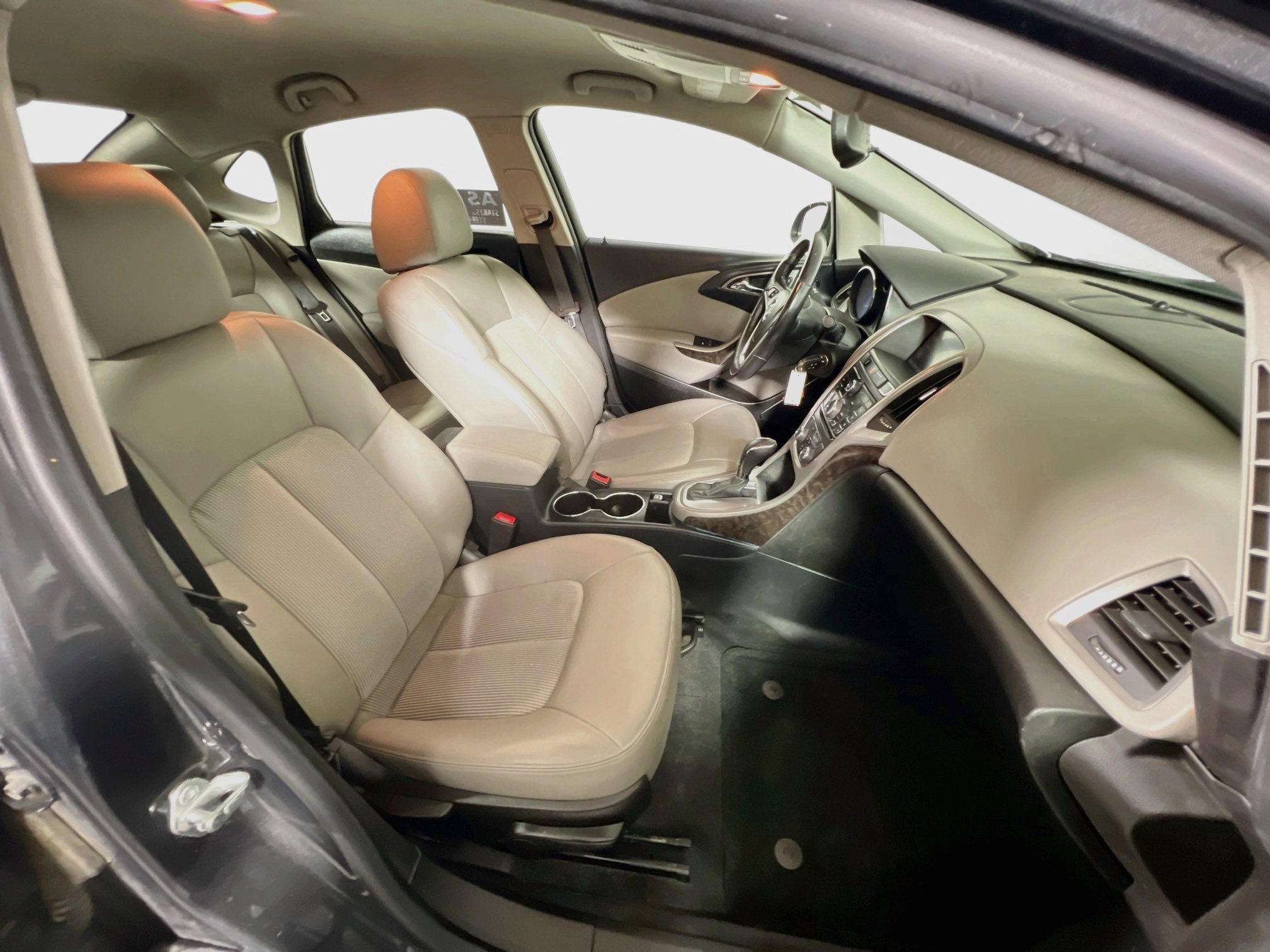 Used 2014 Buick Verano FWD image 31