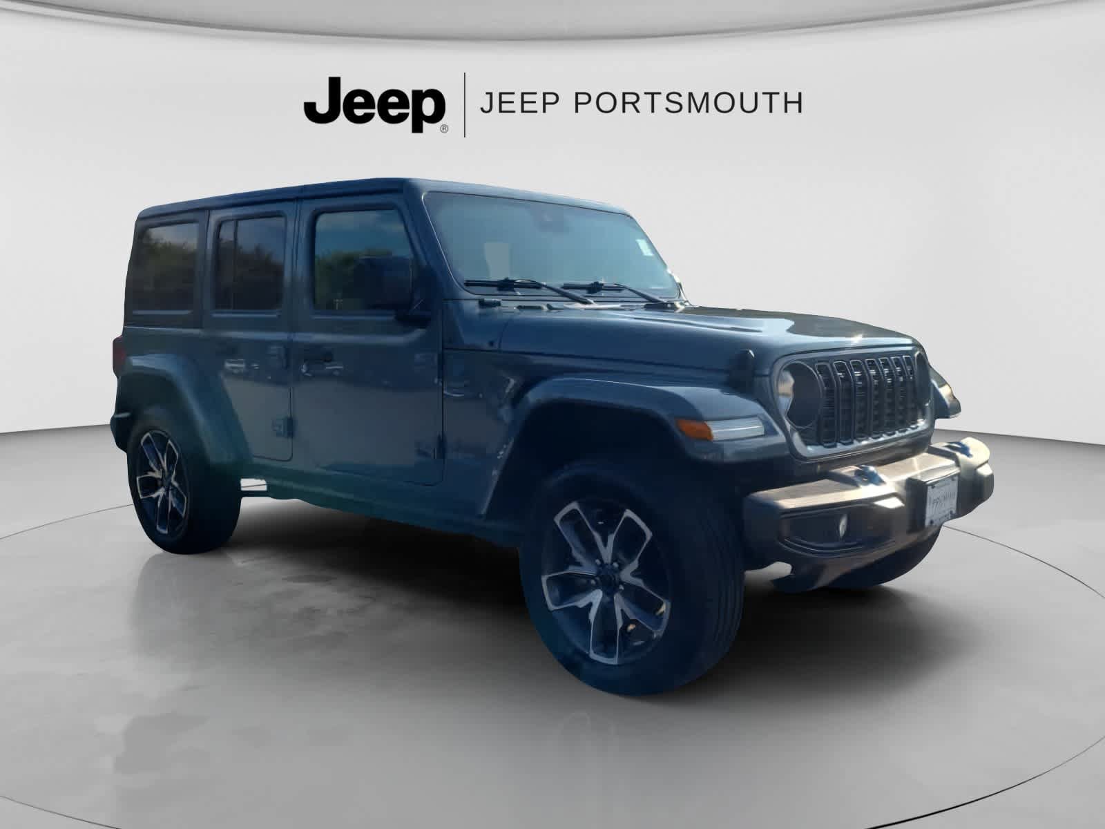 Used 2024 Jeep Wrangler Unlimited w/ Convenience Group AWD/4WD image 1