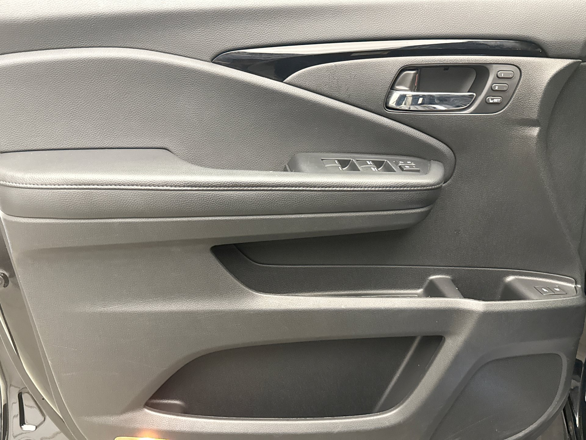 Used 2019 Honda Pilot Touring image 9