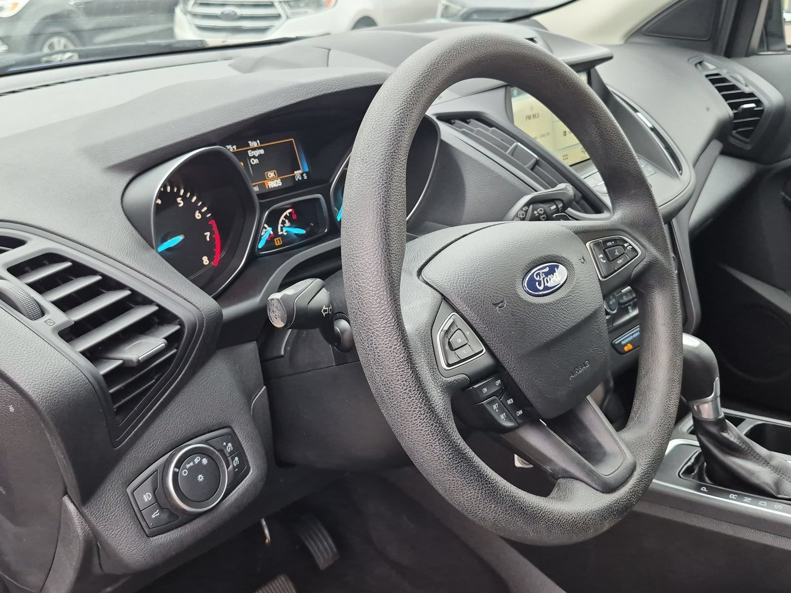 Used 2017 Ford Escape SE w/ Equipment Group 201A FWD image 11
