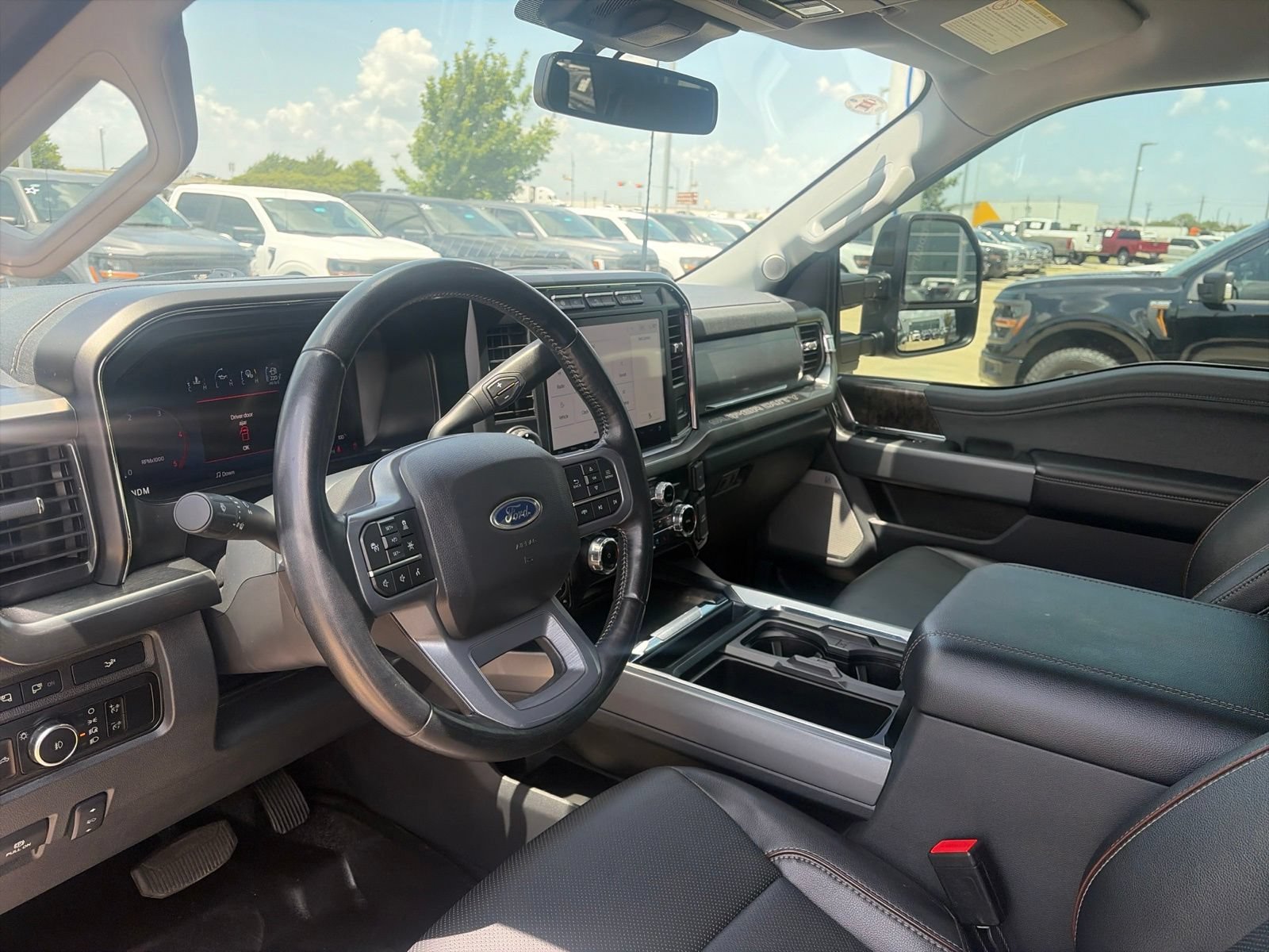 Used 2023 Ford F350 Lariat w/ Lariat Ultimate Package AWD/4WD image 17