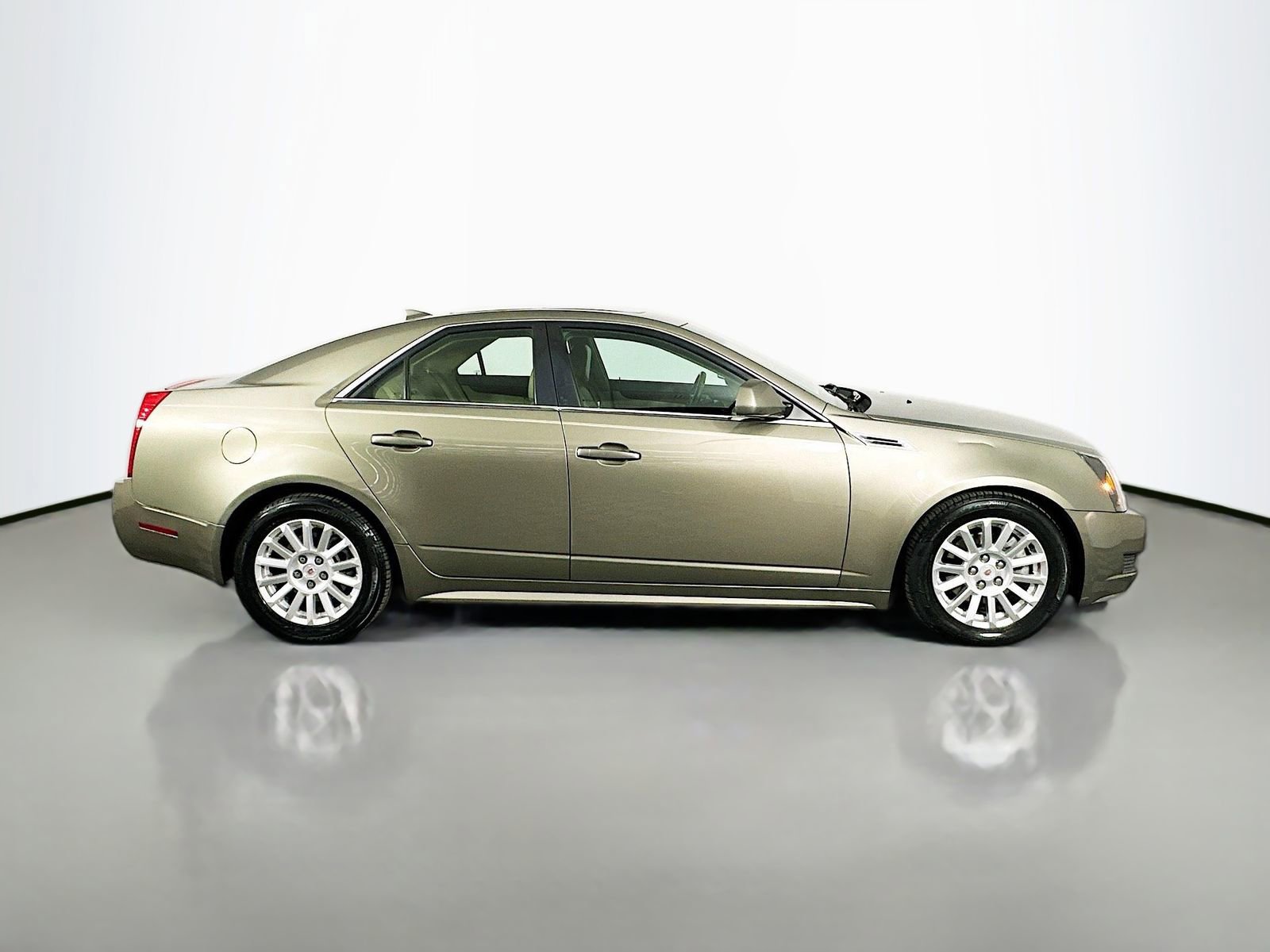 Used 2010 Cadillac CTS Luxury image 9