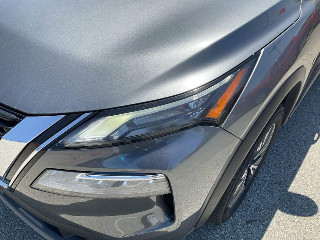 Used 2023 Nissan Rogue SV image 34