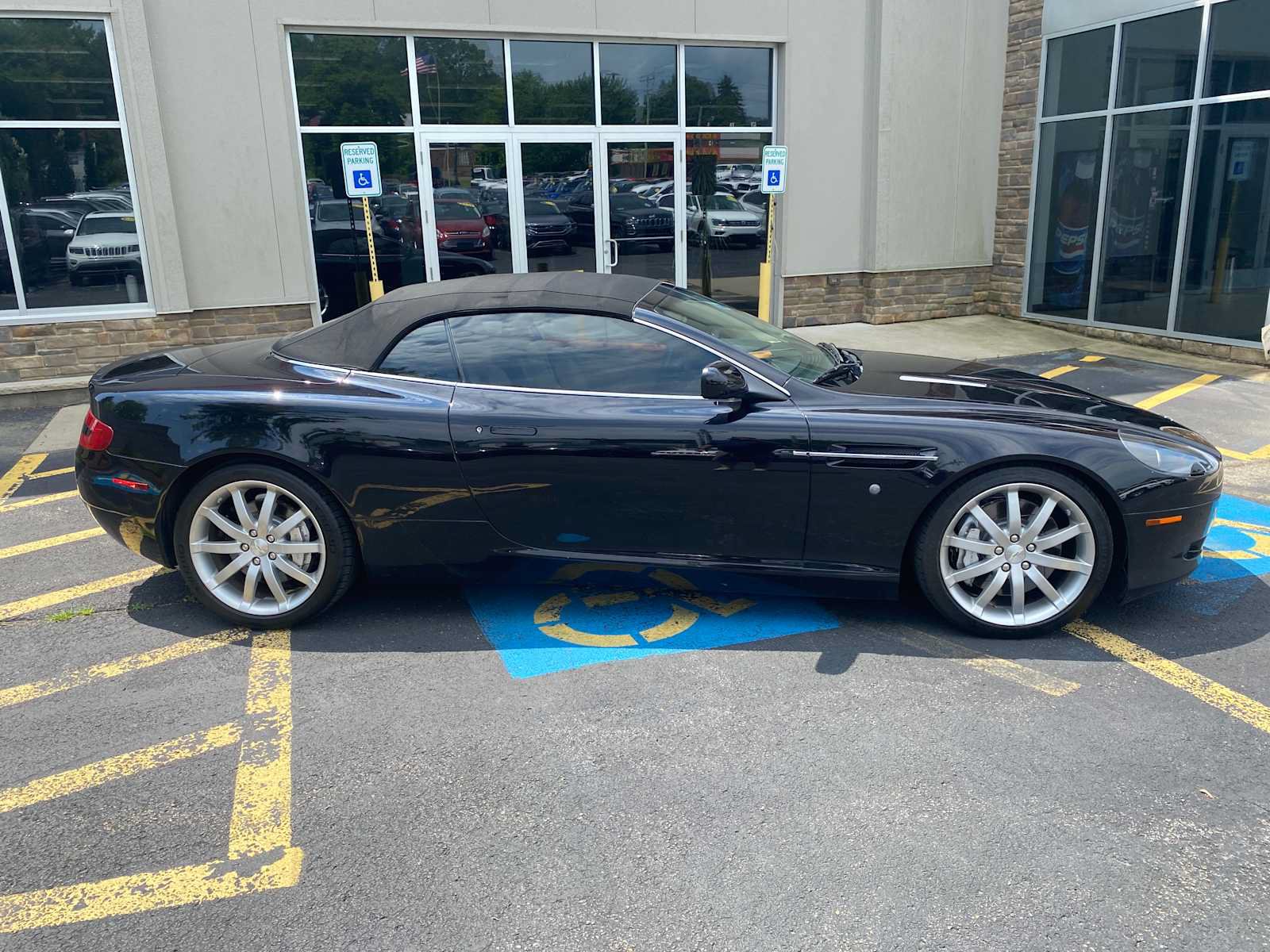 Used 2007 Aston Martin DB9 Volante RWD image 43