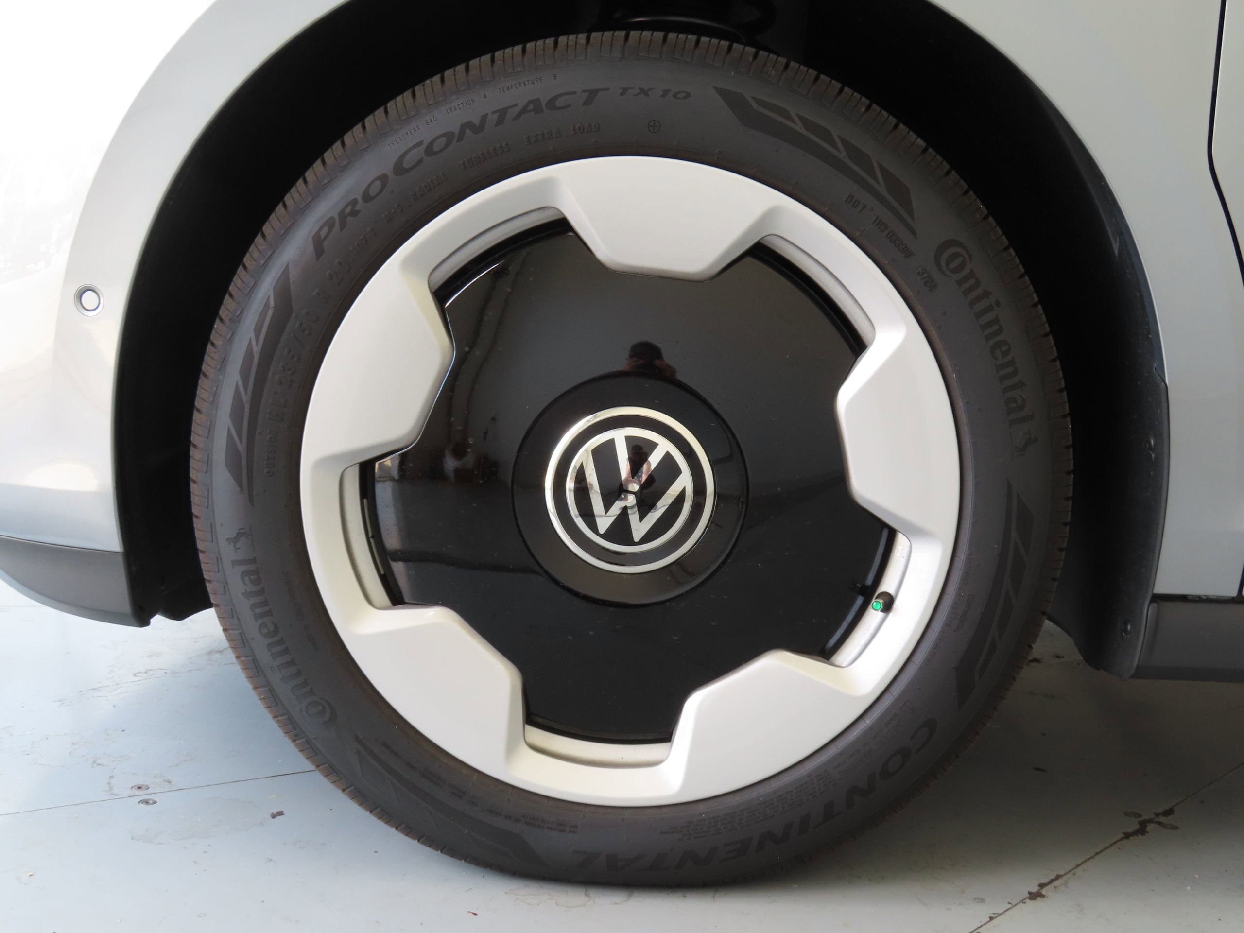 New 2025 Volkswagen ID. Buzz Pro S image 29