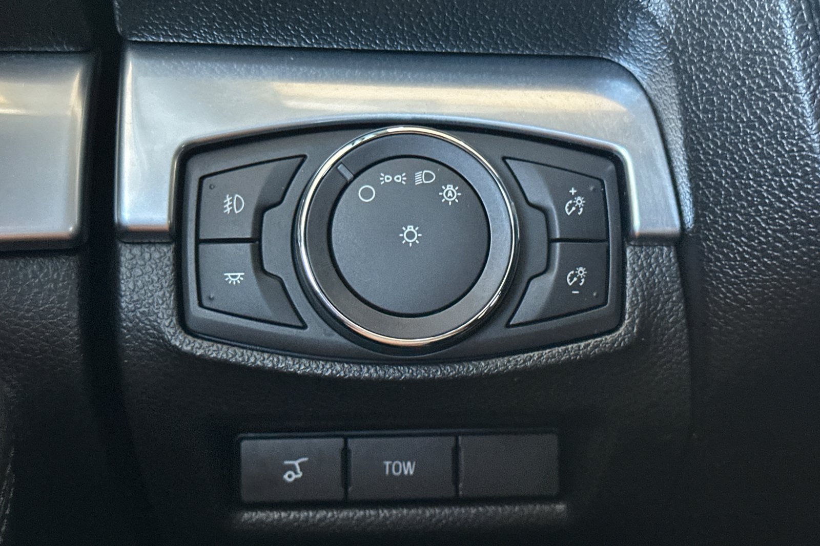 Used 2018 Ford Explorer Sport w/ Equipment Group 401A AWD/4WD image 32