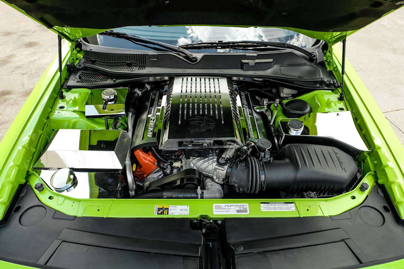 Used 2015 Dodge Challenger SRT Hellcat RWD image 44