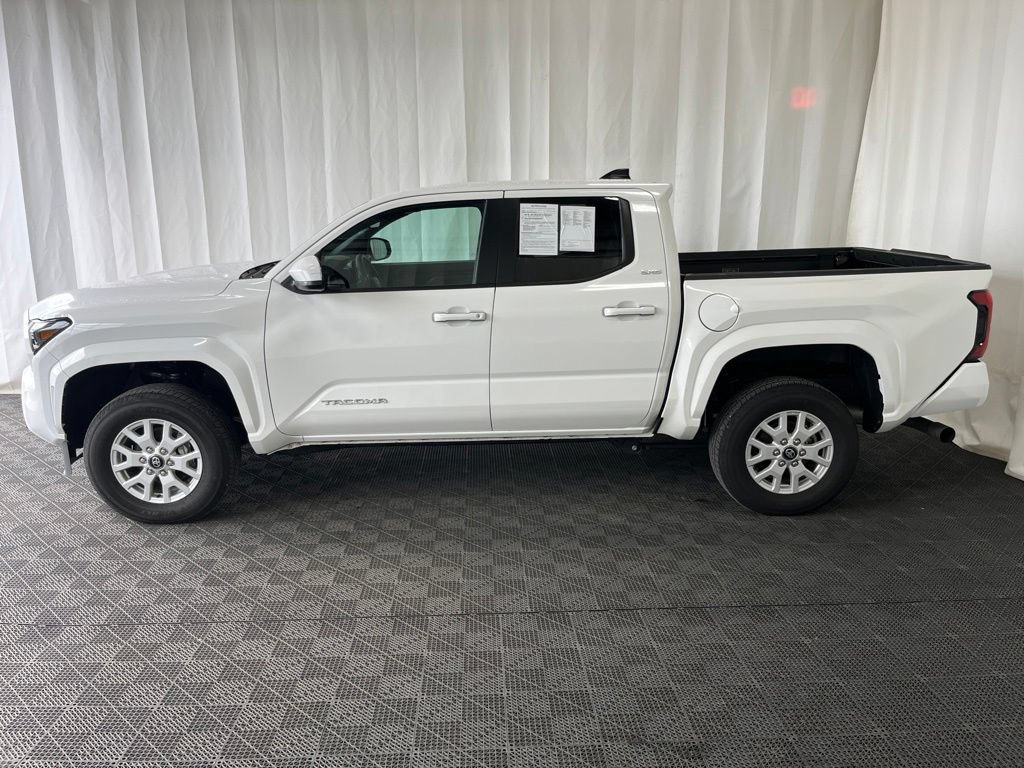 Used 2026 Toyota Tacoma SR5 AWD/4WD image 25