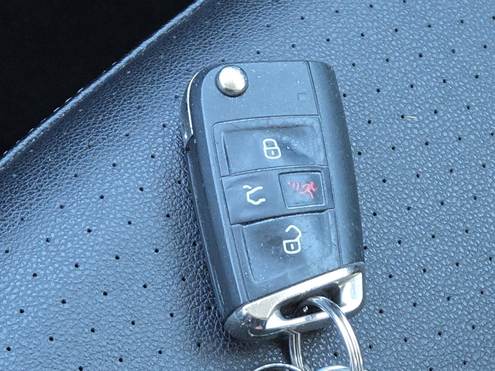 Used 2020 Volkswagen Tiguan SE image 31