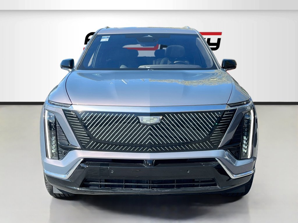Used 2026 Cadillac Vistiq Luxury AWD/4WD image 2