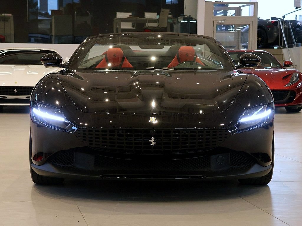 Certified 2025 Ferrari Roma Spider RWD image 59