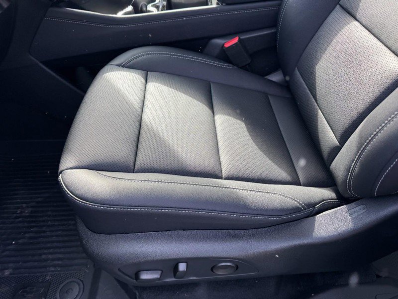 New 2026 Chevrolet Traverse LT w/ Sun and Wheel Package image 11