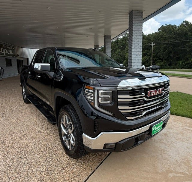New 2026 GMC Sierra 1500 SLT w/ SLT Premium Package