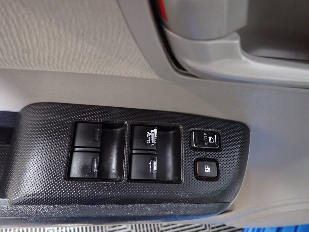 Used 2011 Honda Insight LX image 17