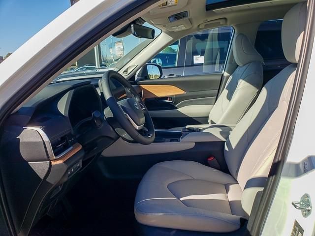 New 2026 Toyota Grand Highlander AWD image 12
