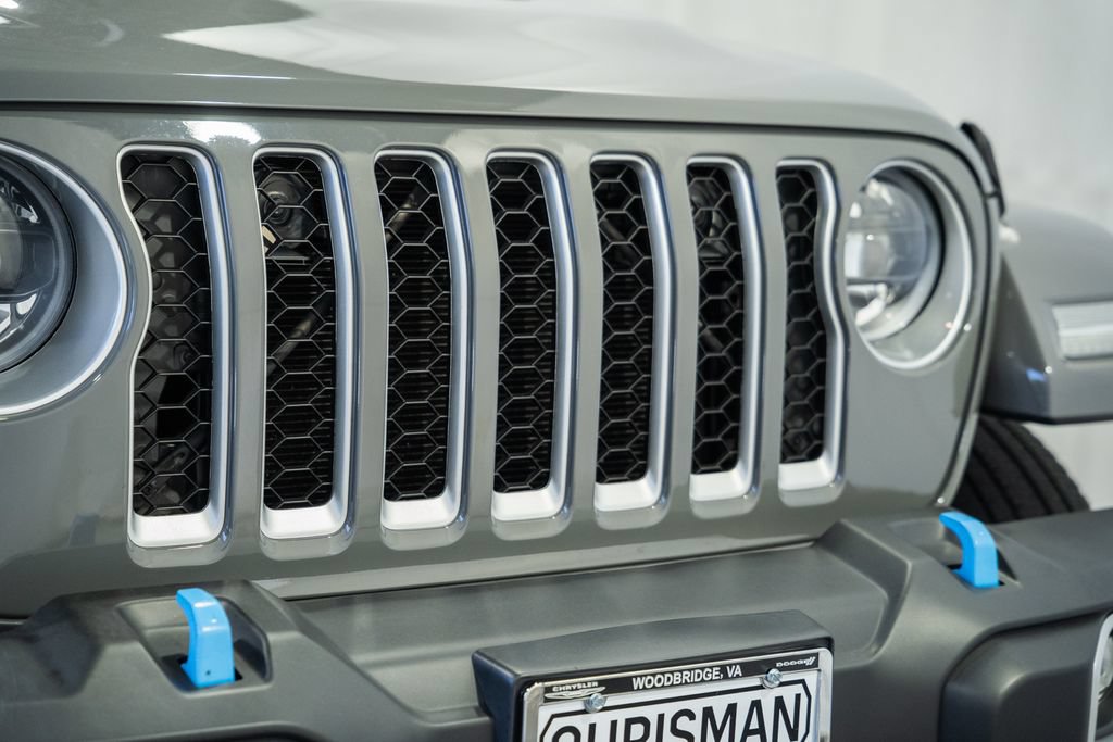 Used 2023 Jeep Wrangler Unlimited Sahara w/ Cold Weather Group AWD/4WD image 14