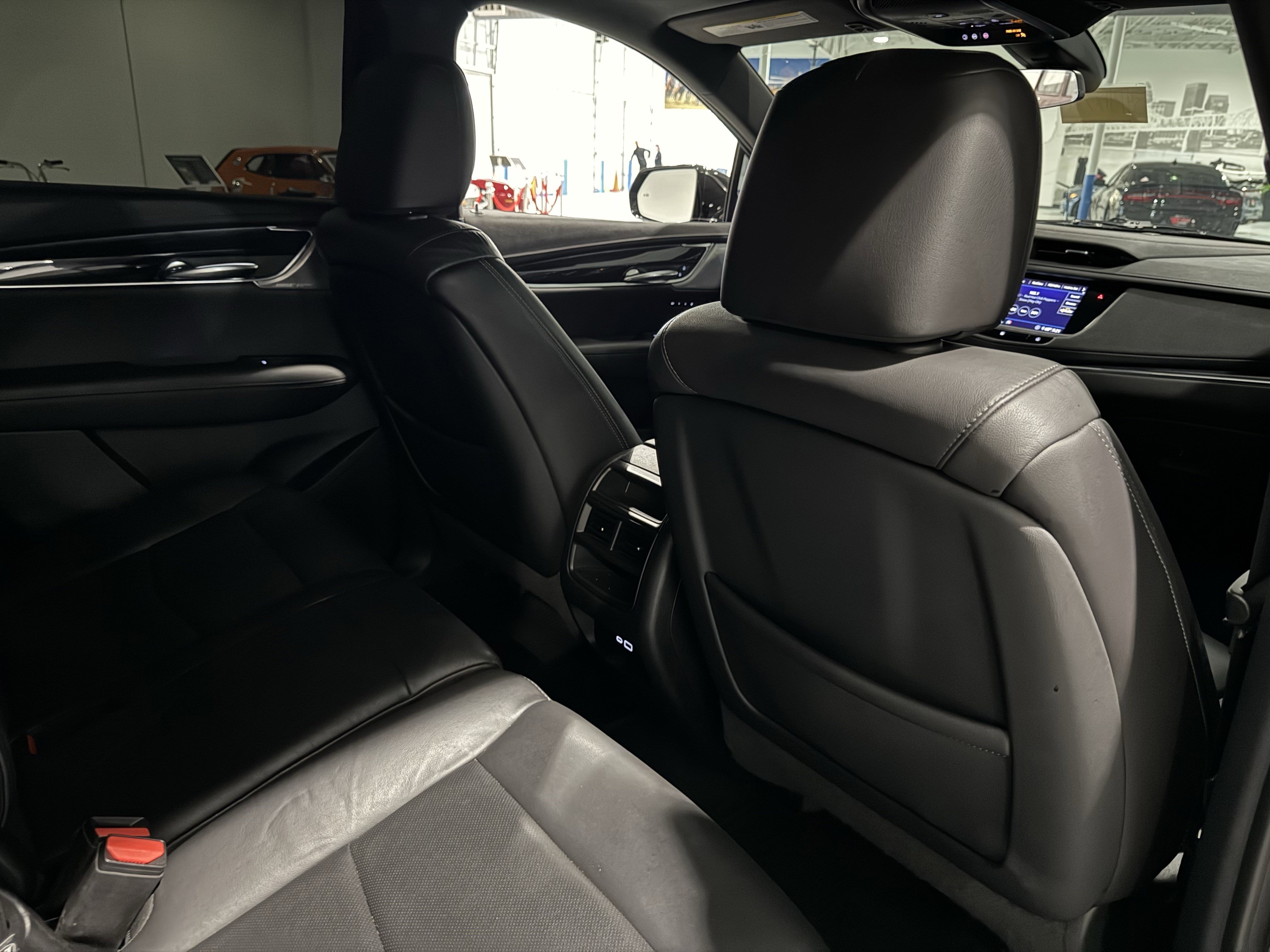 Used 2020 Cadillac XT5 Premium Luxury image 38