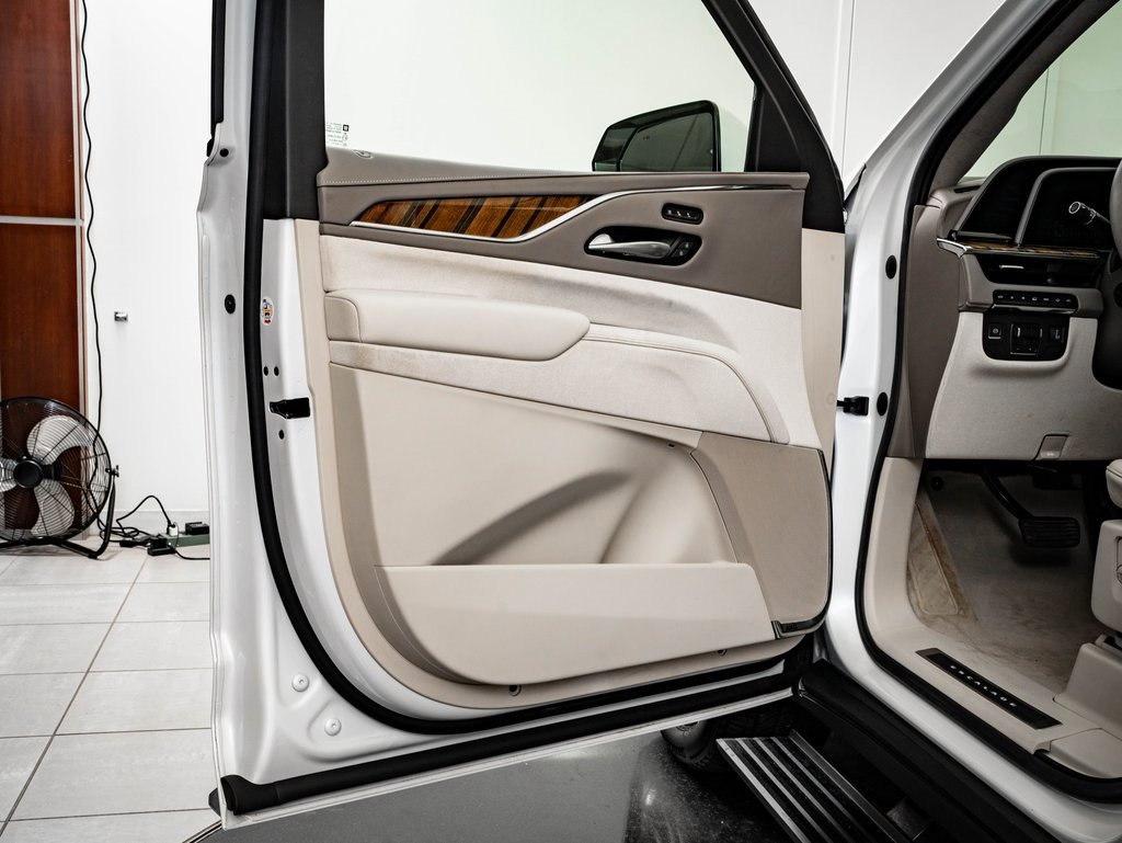 Used 2023 Cadillac Escalade Premium Luxury Platinum image 31