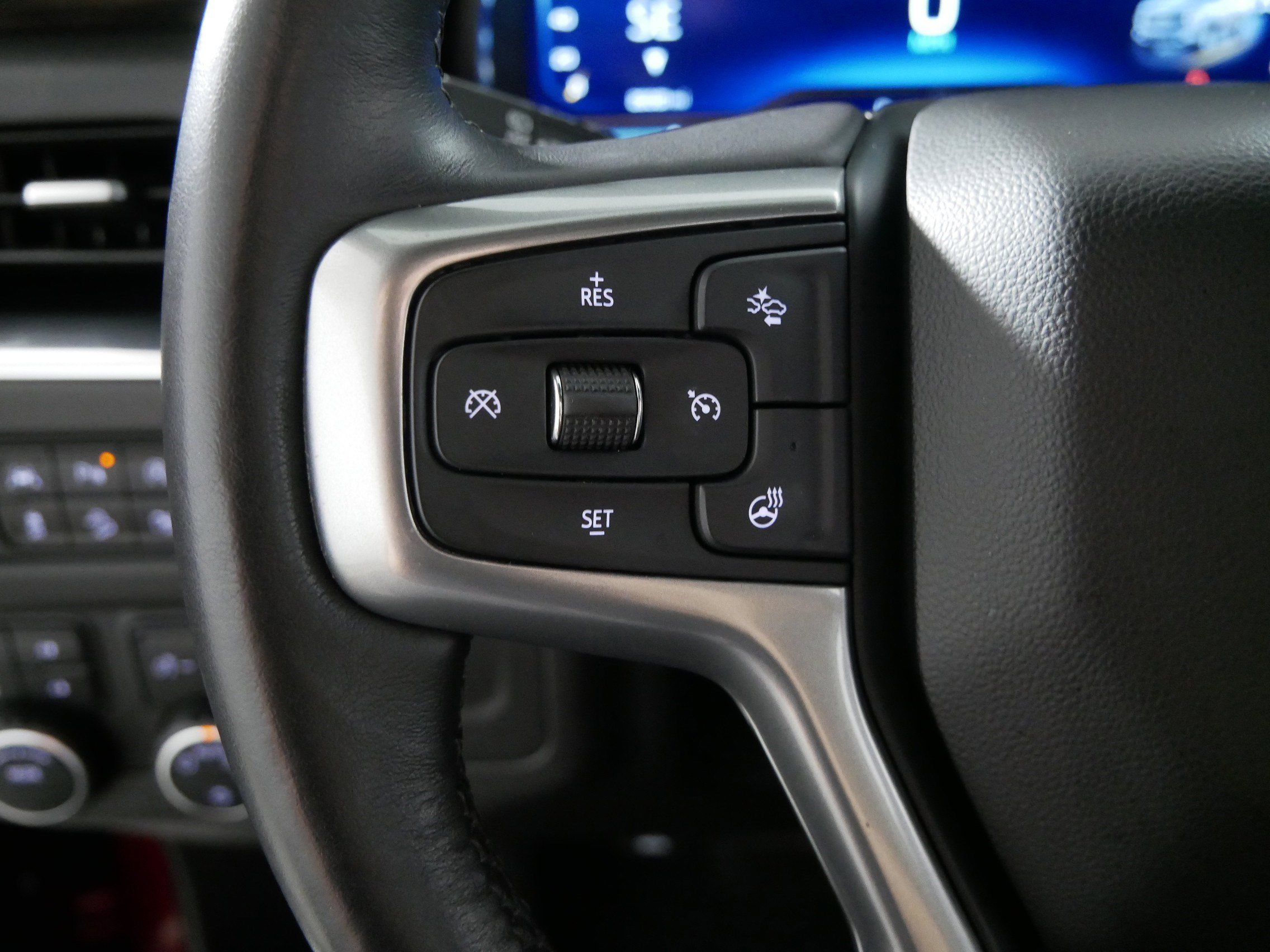 Used 2023 Chevrolet Tahoe Z71 w/ Luxury Package AWD/4WD image 27