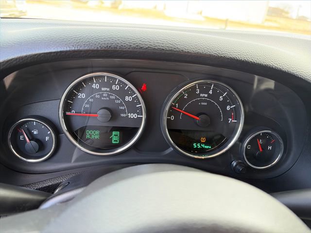 Used 2012 Jeep Wrangler Unlimited Rubicon w/ Connectivity Group image 26