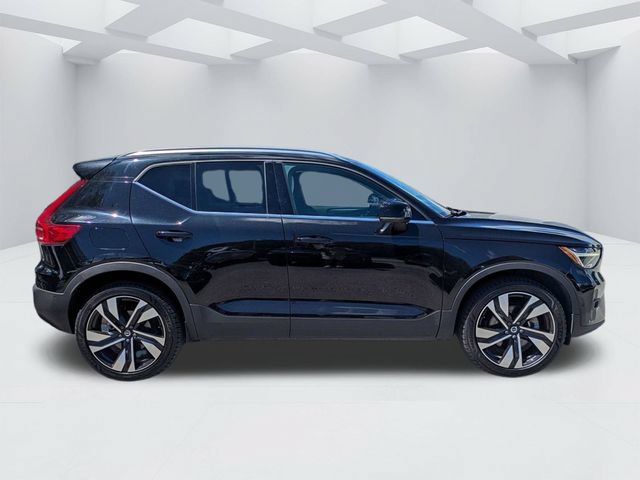 Certified 2023 Volvo XC40 B5 Plus w/ Protection Package Premier AWD/4WD image 3