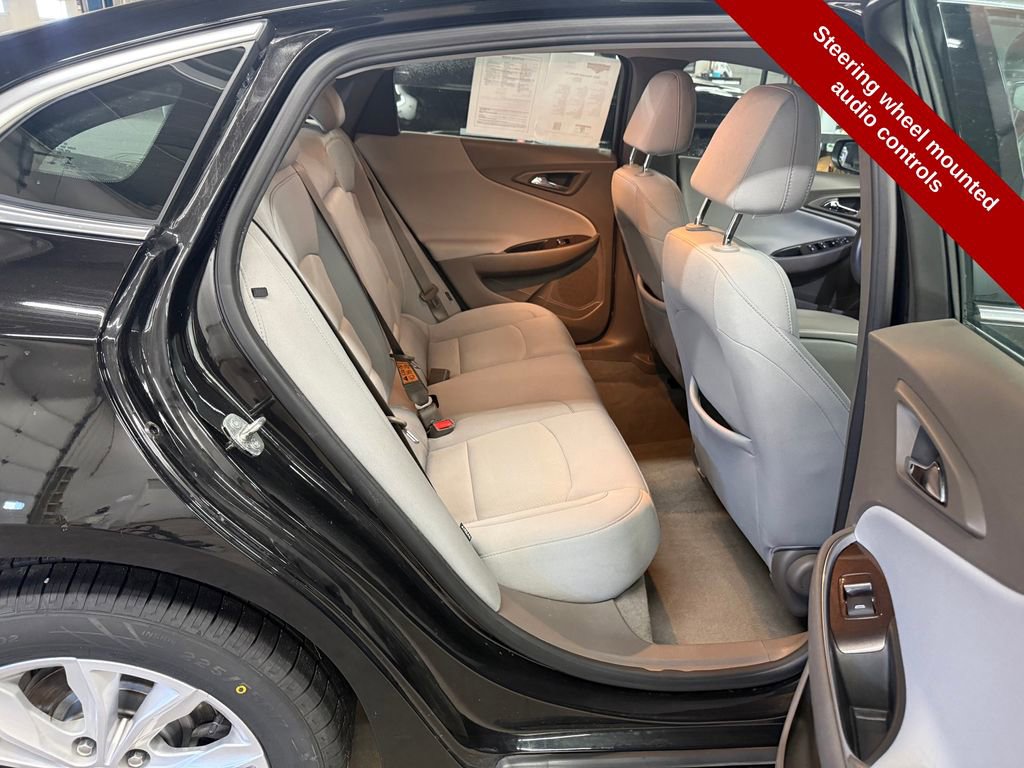 Used 2021 Chevrolet Malibu LT image 35