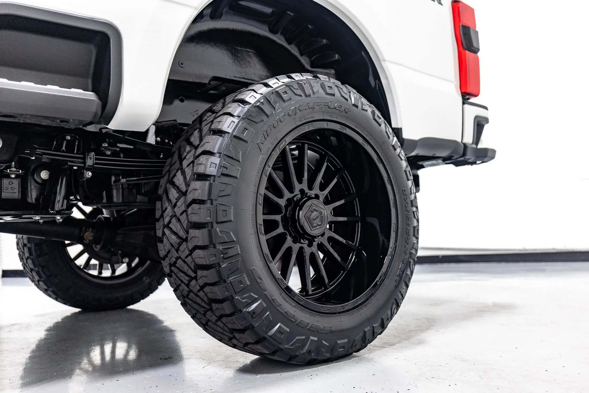 Used 2026 Ford F250 Platinum w/ Tremor Off-Road Package AWD/4WD image 14