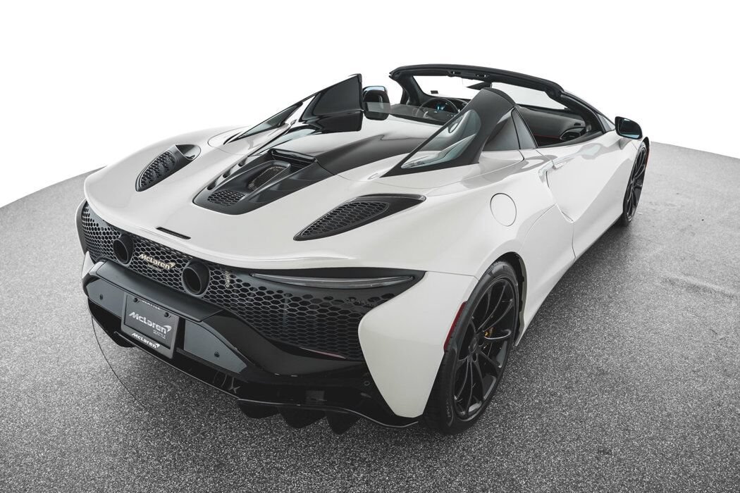 Used 2025 McLaren Artura Spider RWD image 5