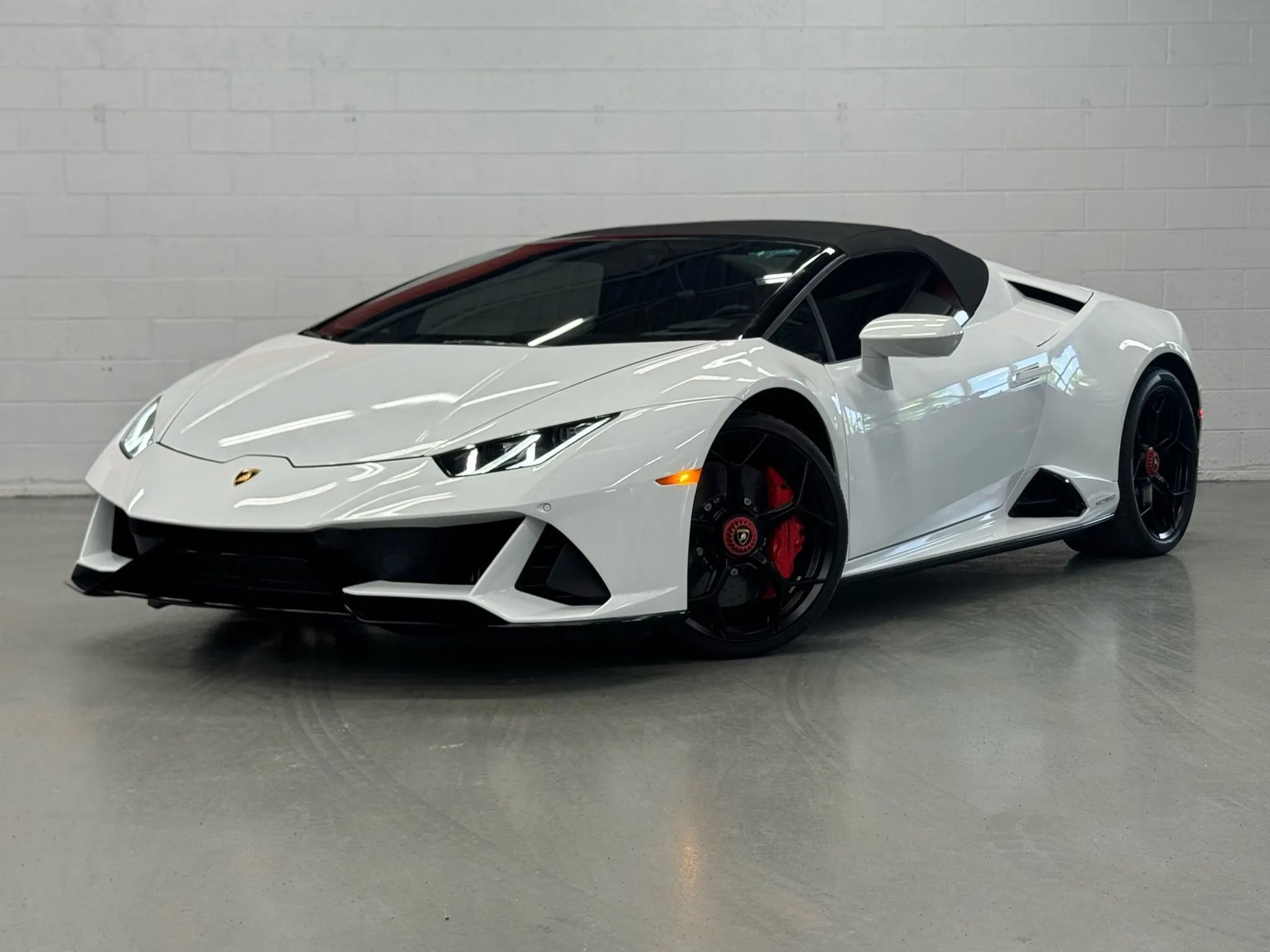 Used 2020 Lamborghini Huracan EVO image 4