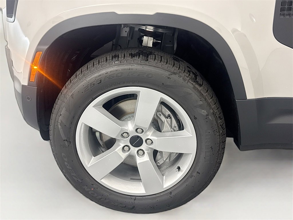 New 2026 Land Rover Defender 110 S image 31