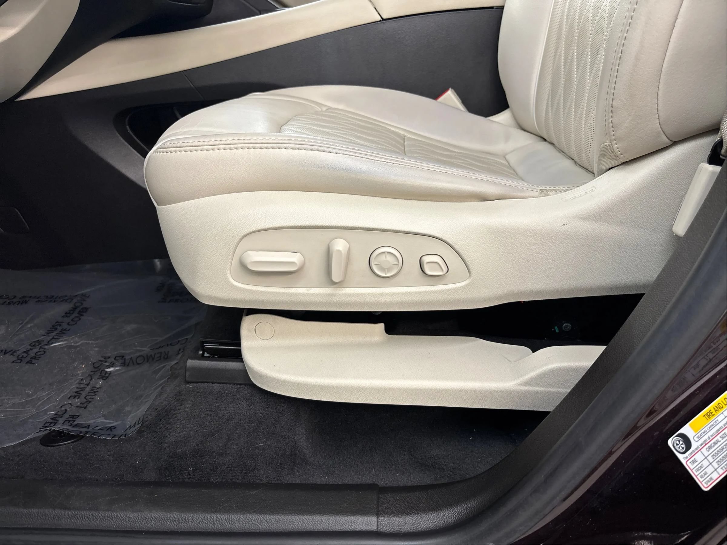 Used 2022 Buick Enclave Avenir w/ Avenir Technology Package AWD/4WD image 24