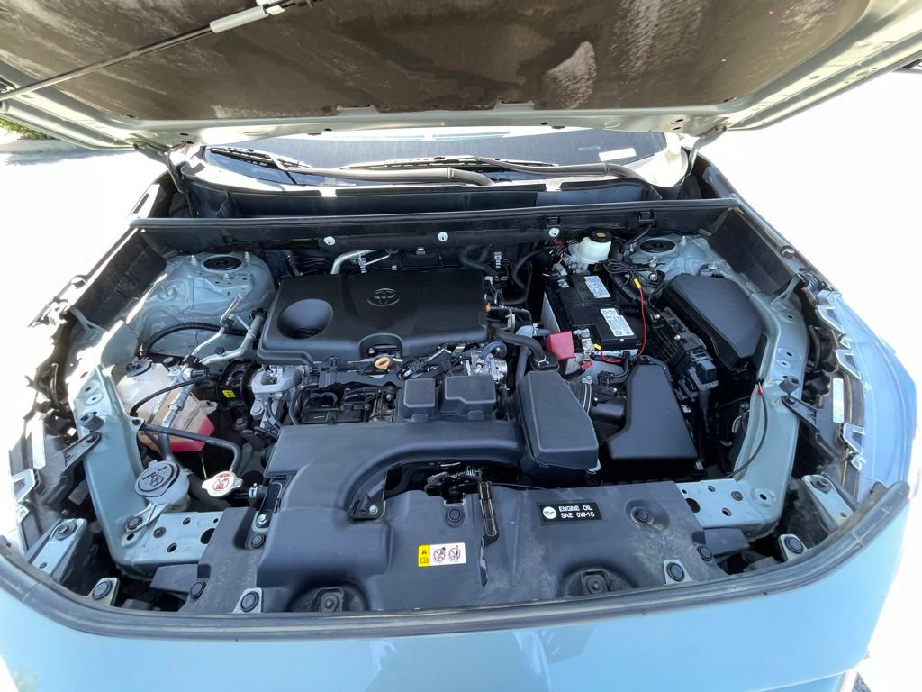 Used 2022 Toyota RAV4 XLE w/ Convenience Package FWD image 29