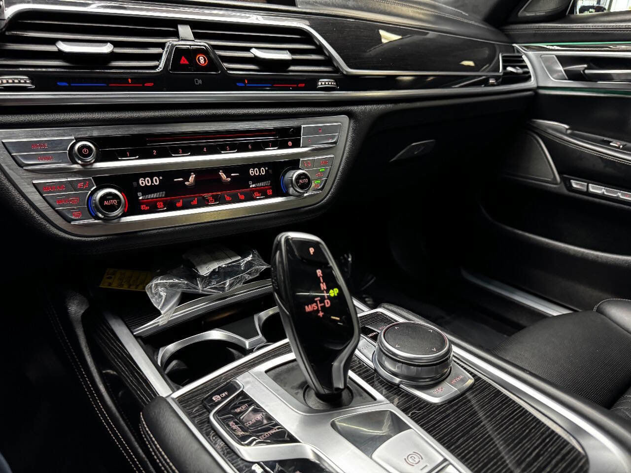 Used 2016 BMW 750i image 24