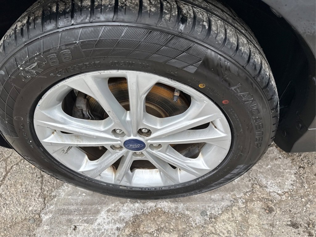 Used 2017 Ford Escape SE w/ SE Cold Weather Package image 22