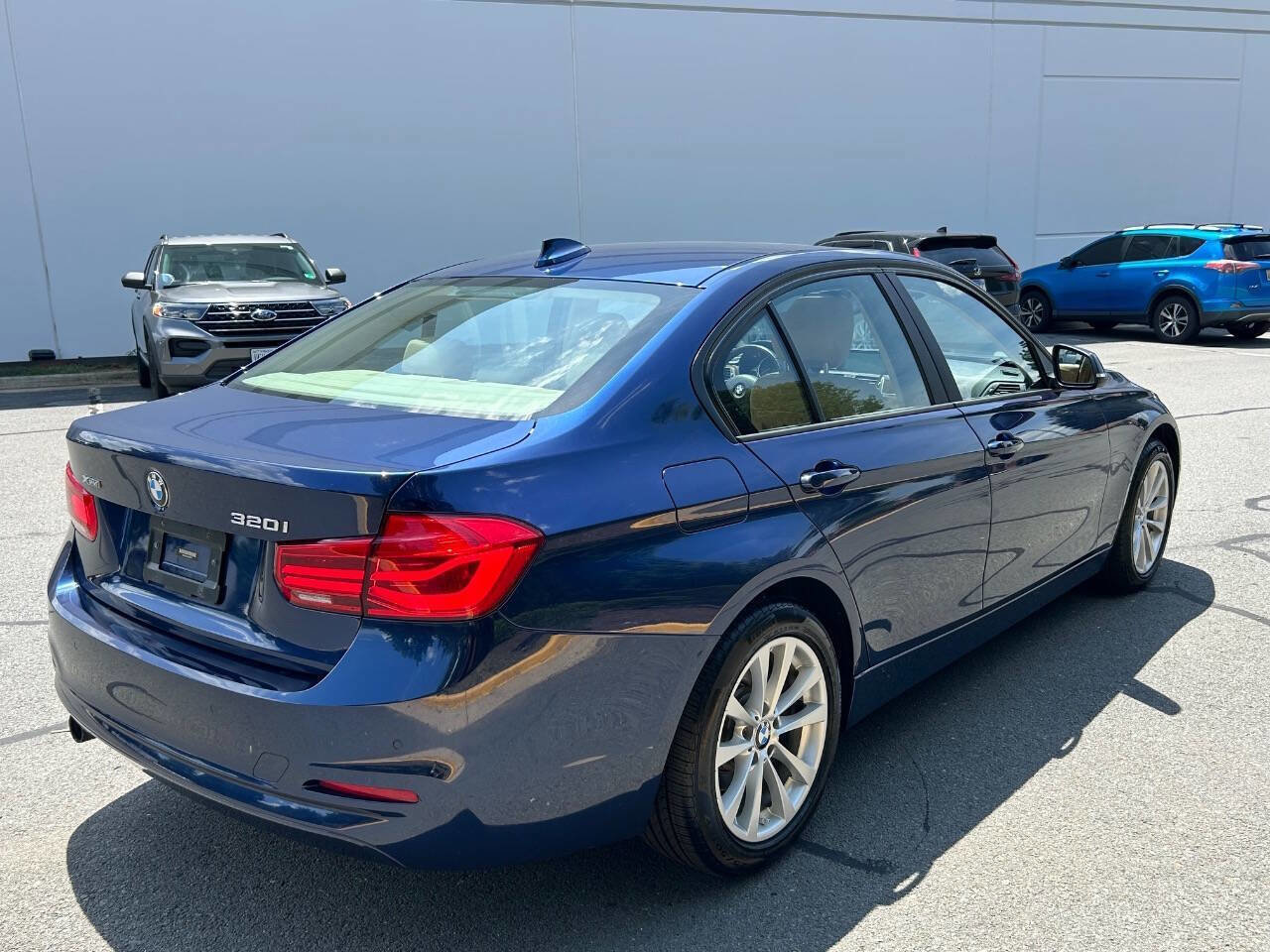 Used 2016 BMW 320i xDrive Sedan image 3