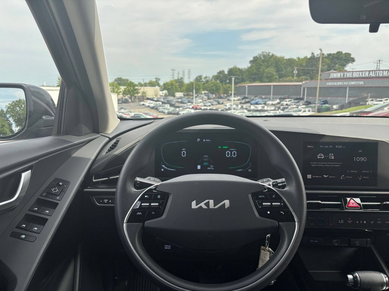 Used 2026 Kia Niro LX FWD image 32