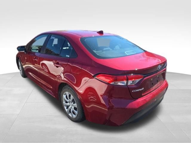 Used 2024 Toyota Corolla LE image 3