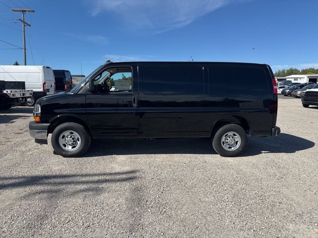 New 2025 Chevrolet Express 2500 w/ Driver Convenience Package RWD video 2