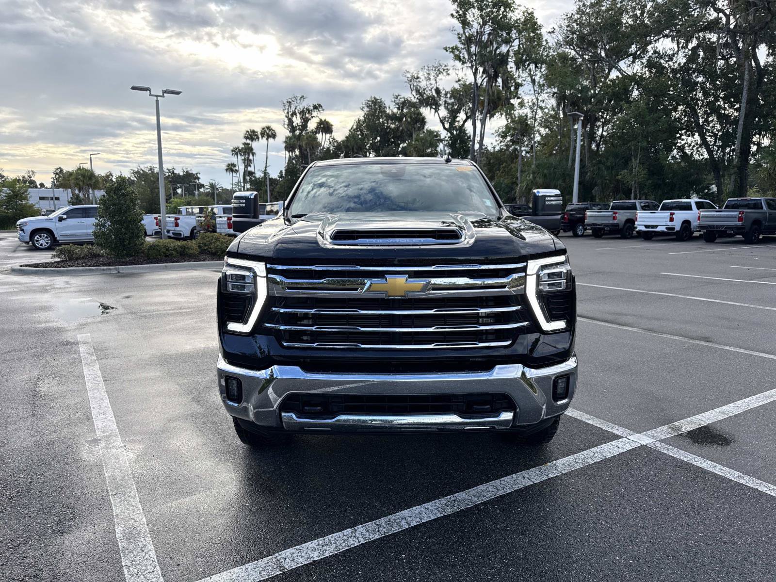 Used 2024 Chevrolet Silverado 2500 LTZ AWD/4WD image 8