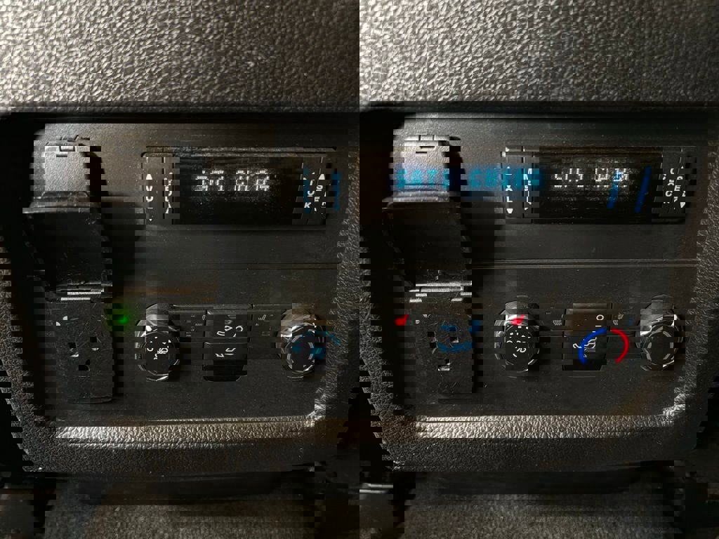 Used 2016 Ford Expedition Limited RWD image 35