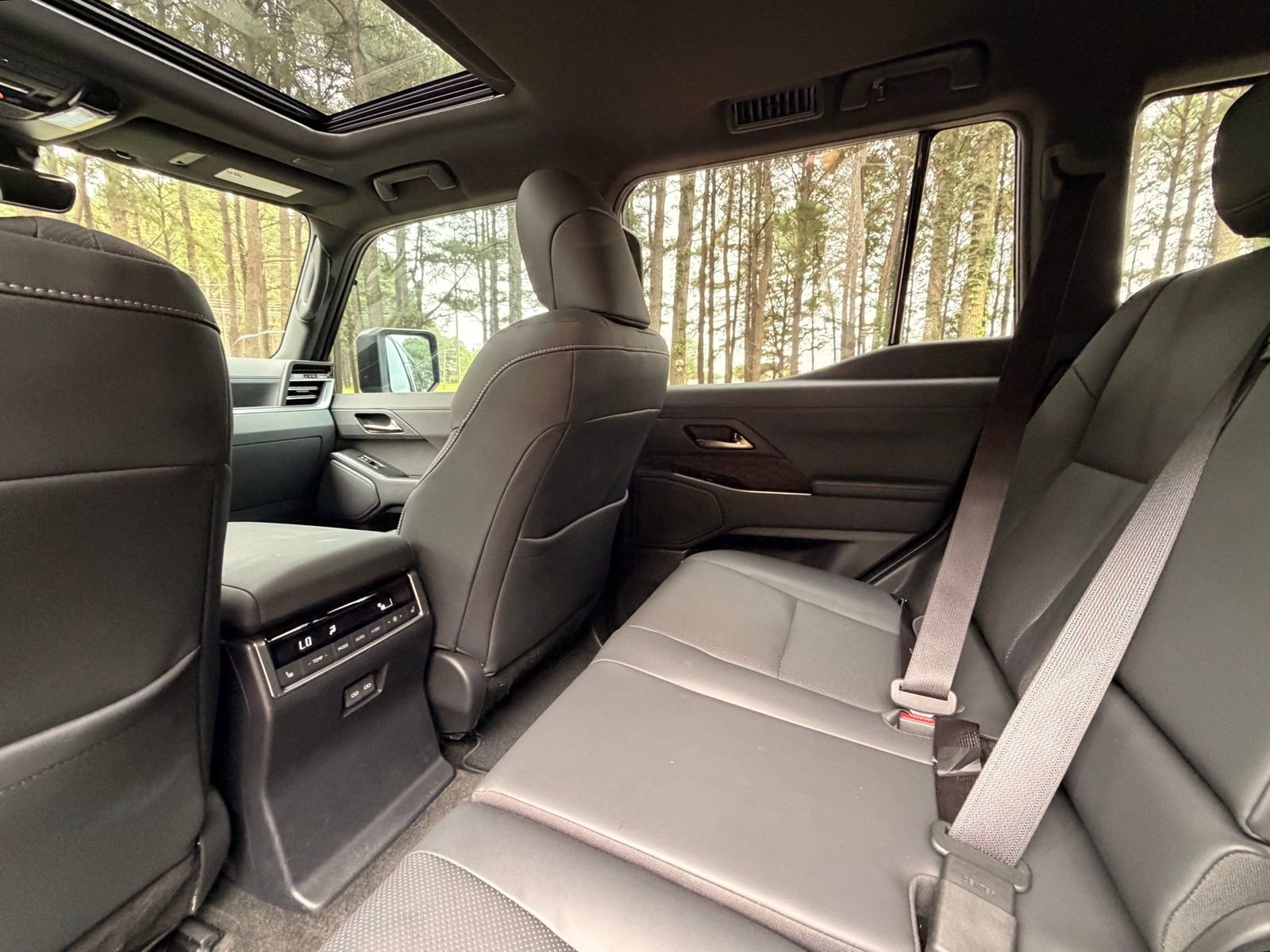 Used 2024 Lexus GX 550 w/ Accessory Package (2T) AWD/4WD image 15