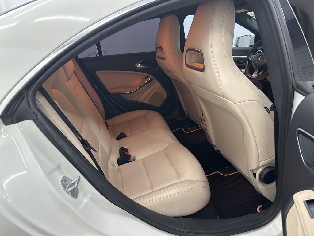 Used 2016 Mercedes-Benz CLA 250 image 14