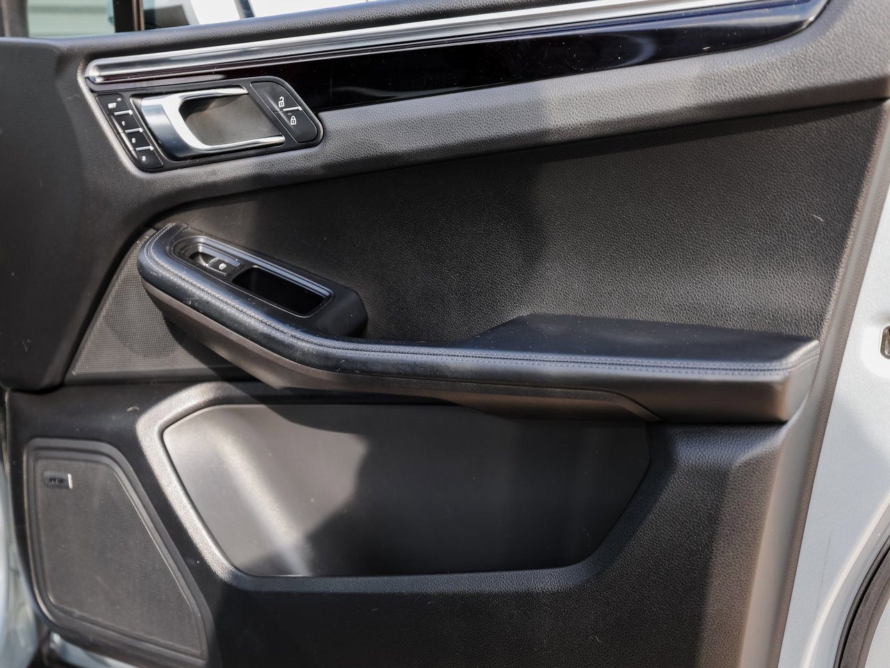 Certified 2019 Porsche Macan image 26