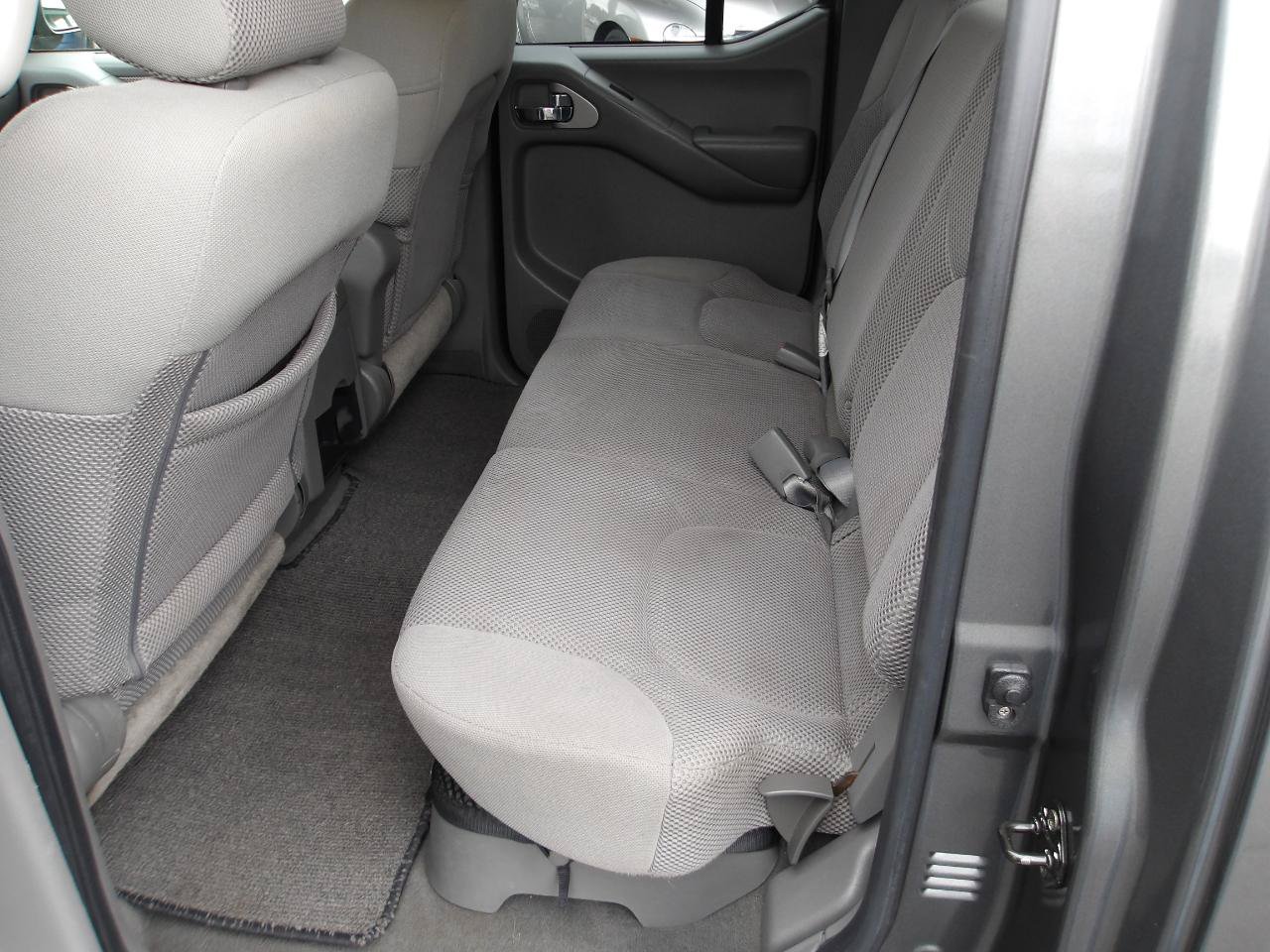 Used 2008 Nissan Frontier LE w/ Tow Hitch Pkg AWD/4WD image 10